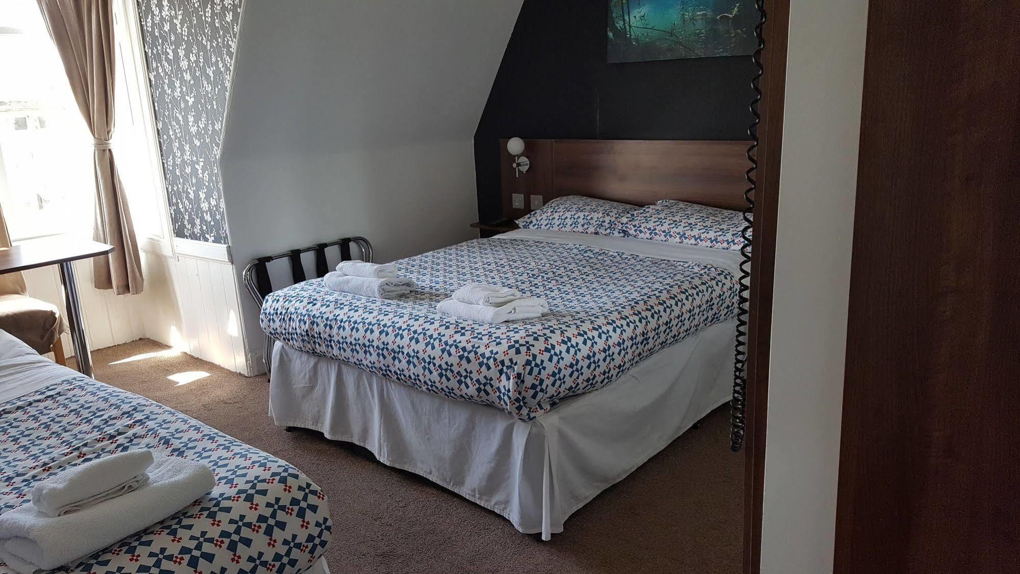 Cherry Blossom Guest House Whitby Buitenkant foto