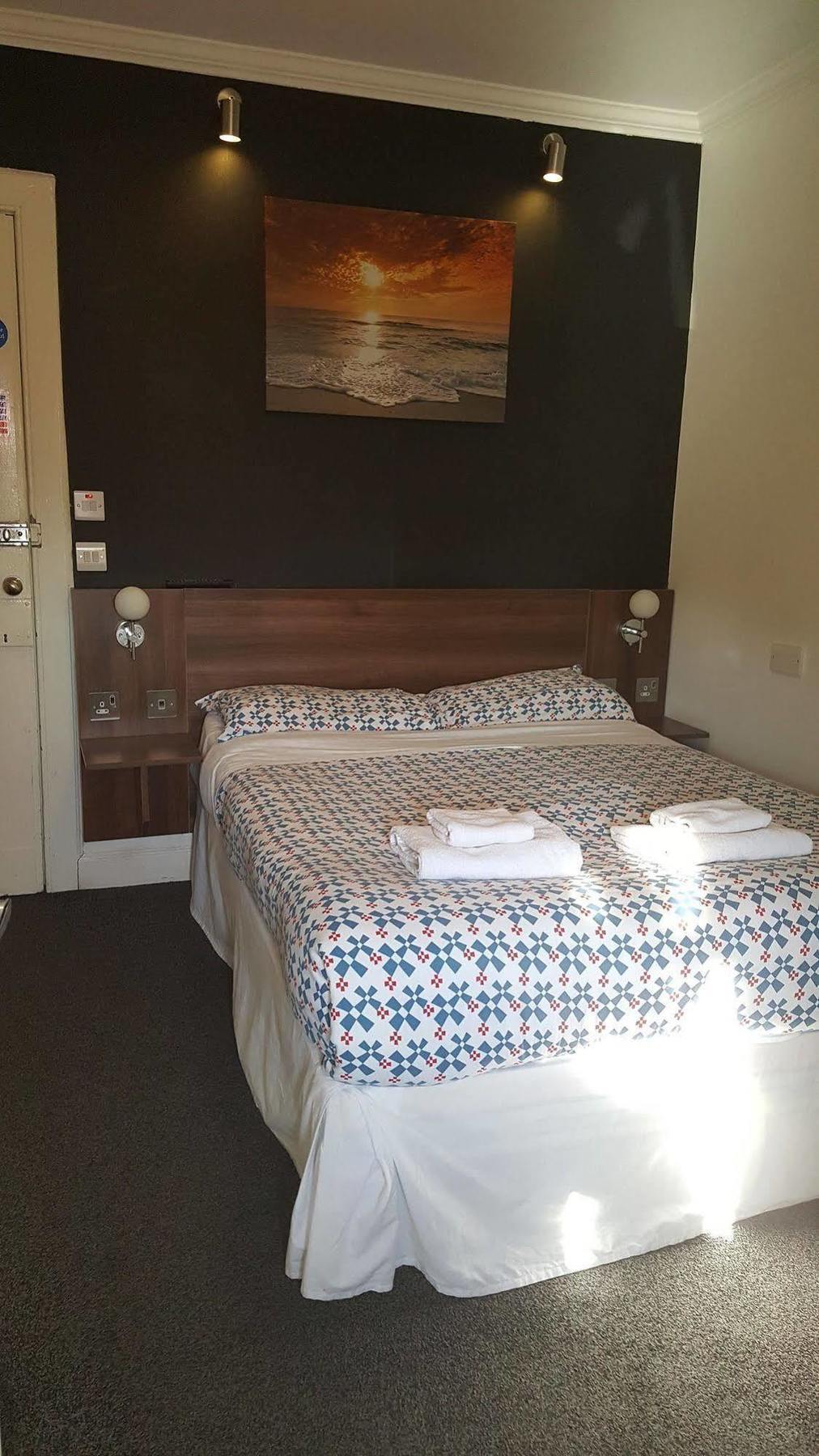 Cherry Blossom Guest House Whitby Buitenkant foto
